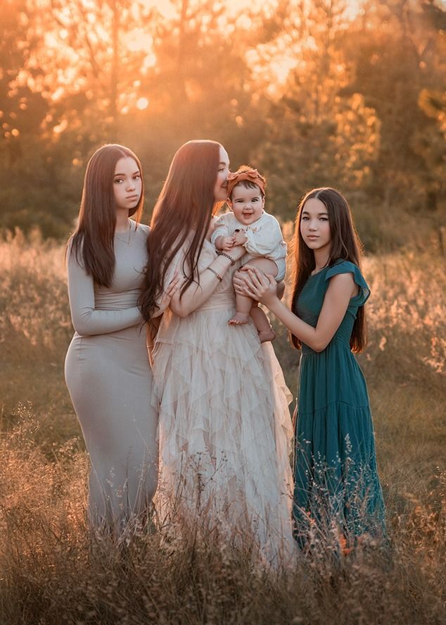 Ivana Zabala Fine Art Mom and girls Winter Park Outdoor Photography Session